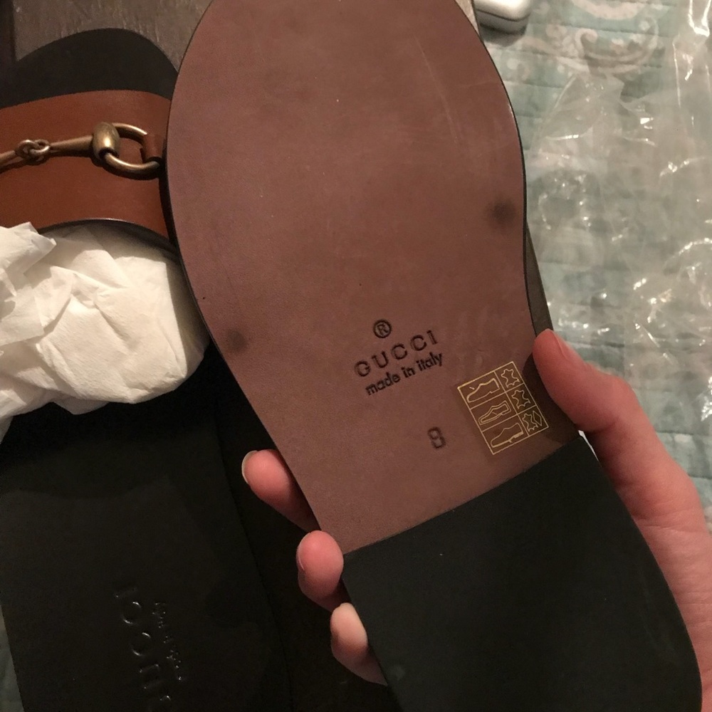 MEN GUCCI SANDALS SIZE 8